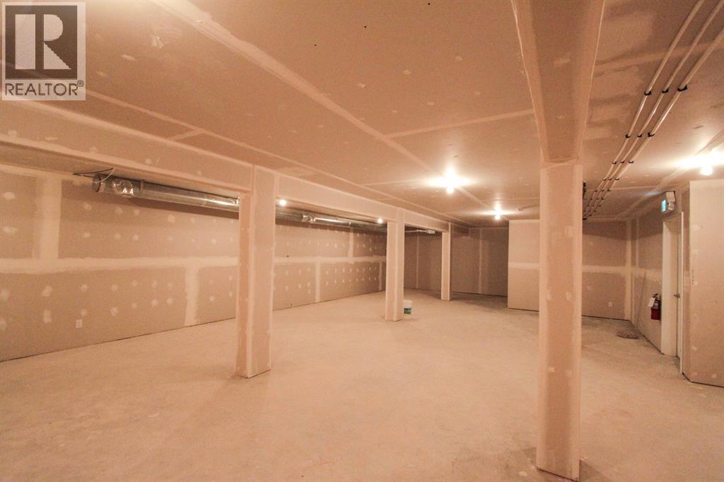 6104 Bowness Road Nw Property Photo 13