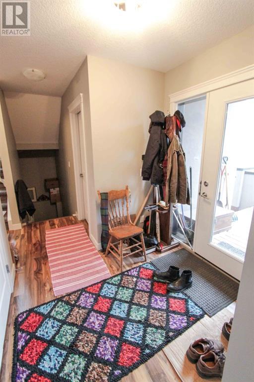 6104 Bowness Road Nw Property Photo 16