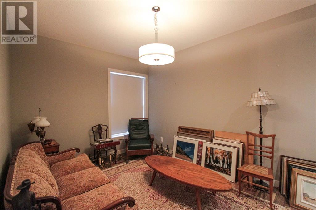6104 Bowness Road Nw Property Photo 23