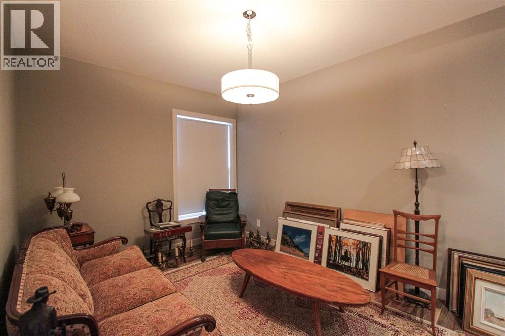 6104 Bowness Road Nw Property Photo 23