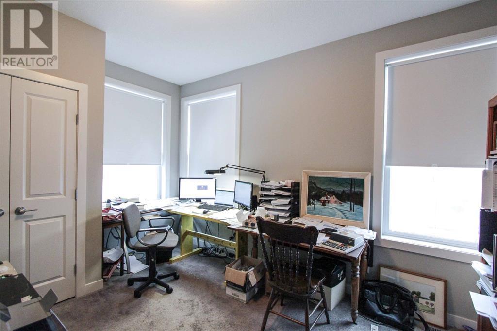 6104 Bowness Road Nw Property Photo 33