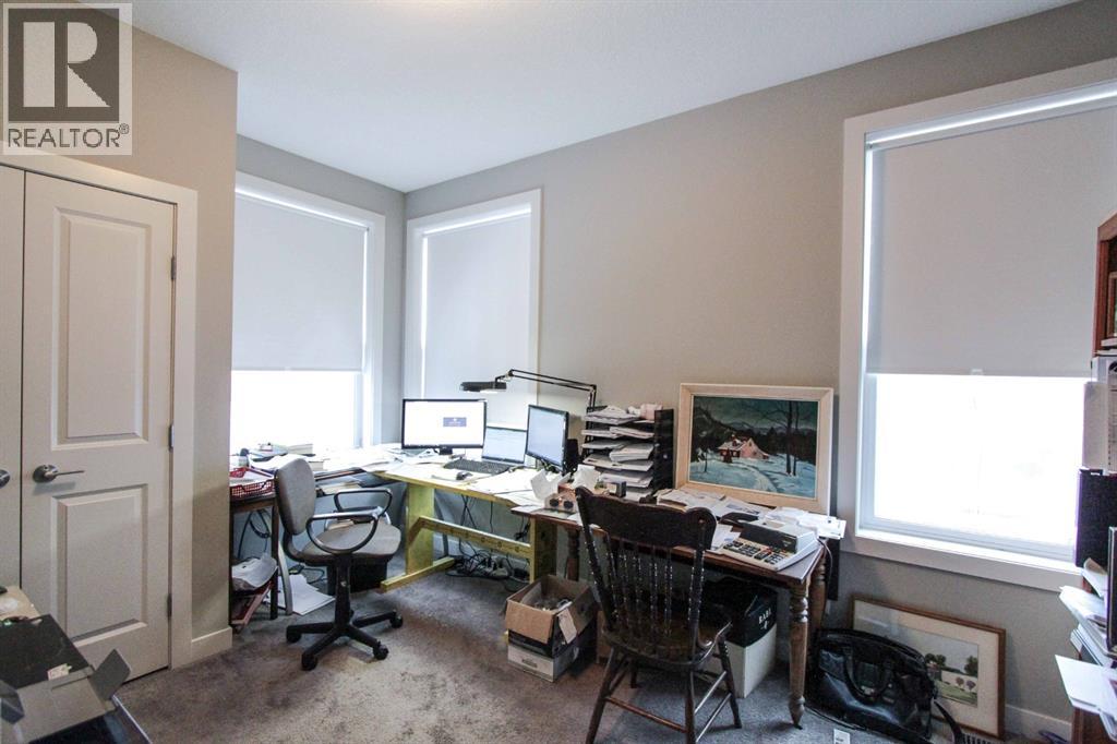 6104 Bowness Road Nw Property Photo 33