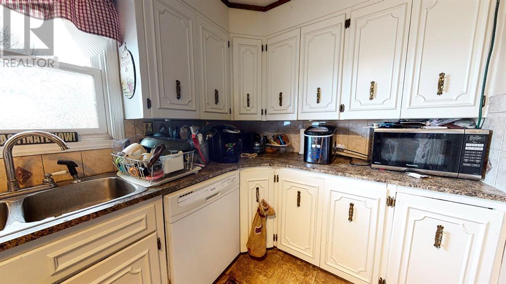 428 2 Street Property Photo 5