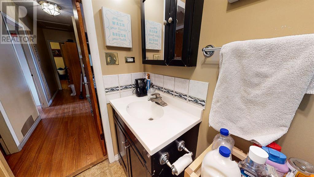 428 2 Street Property Photo 12