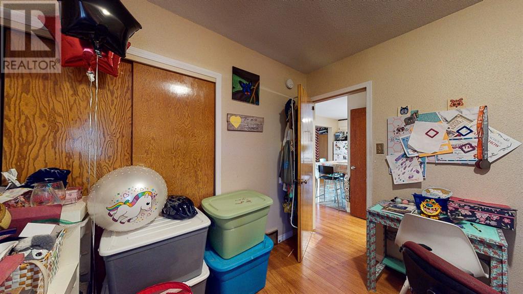 428 2 Street Property Photo 14