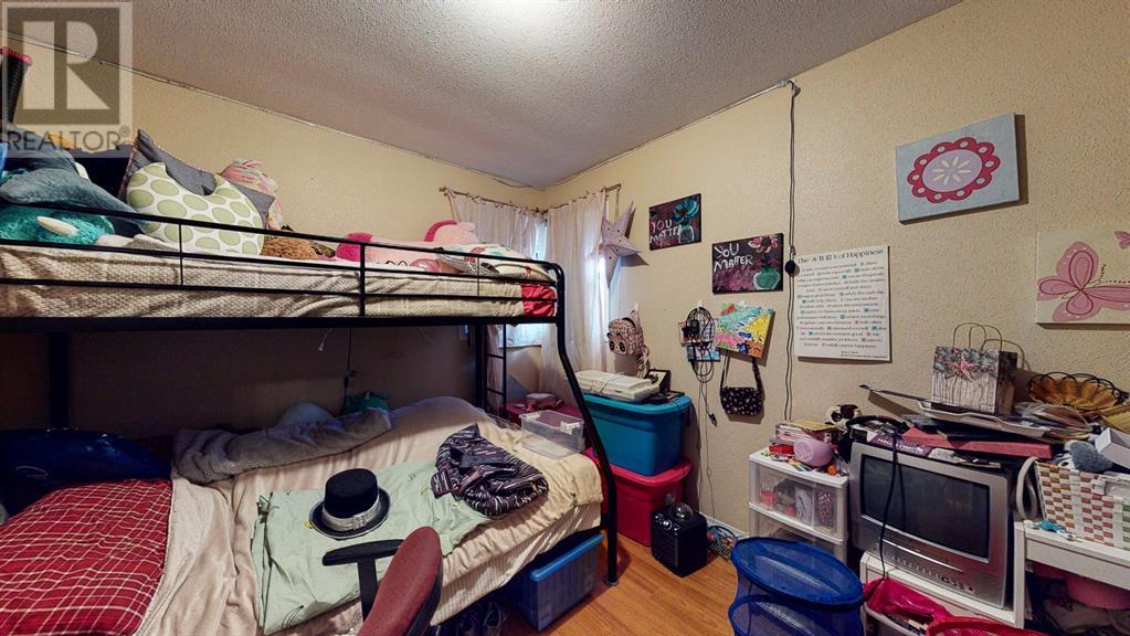 428 2 Street Property Photo 15