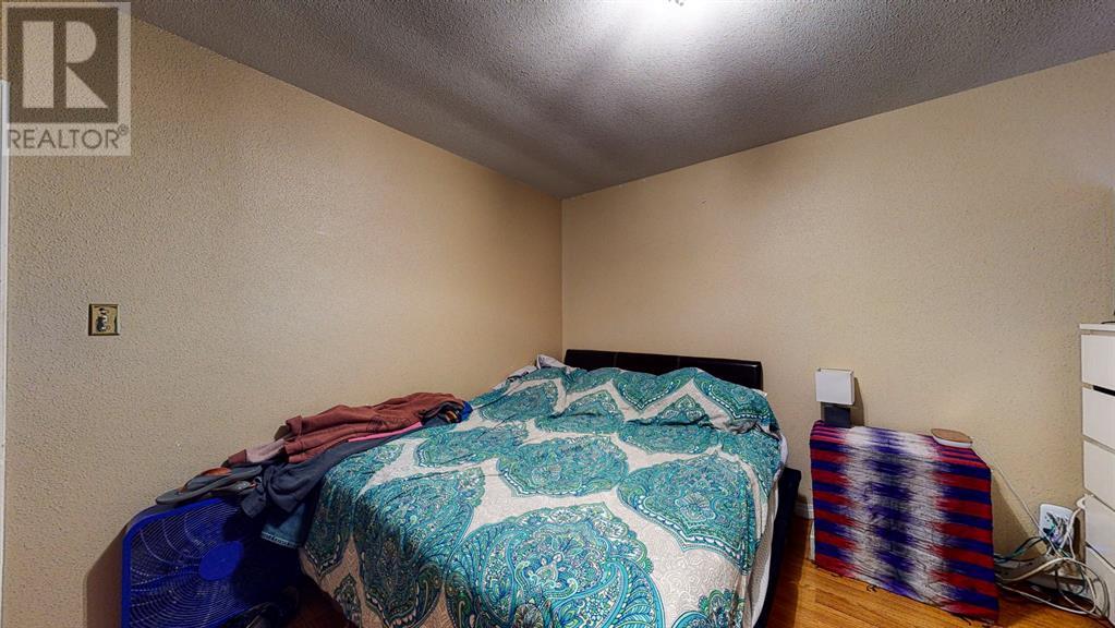 428 2 Street Property Photo 18