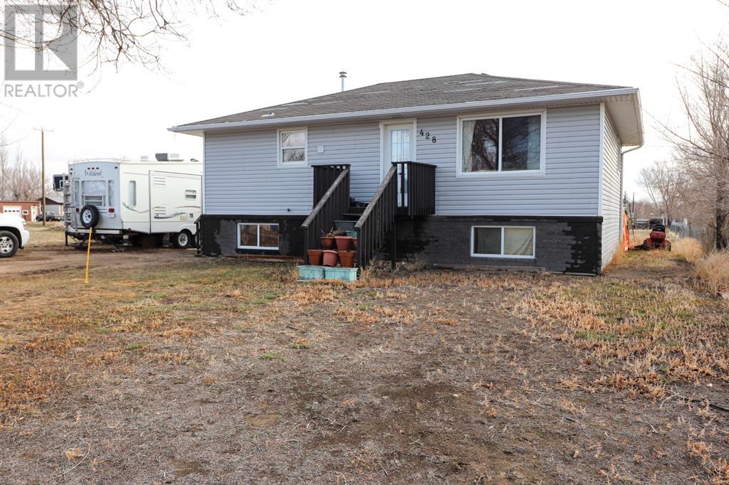 428 2 Street Property Photo 24