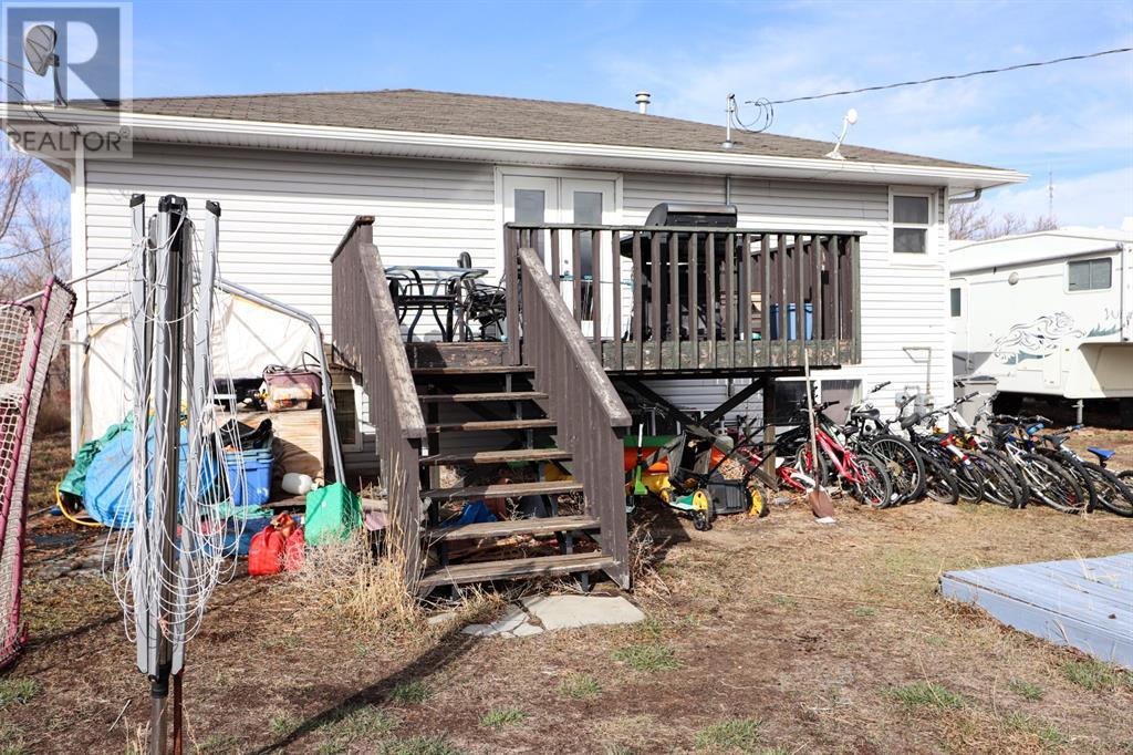 428 2 Street Property Photo 28