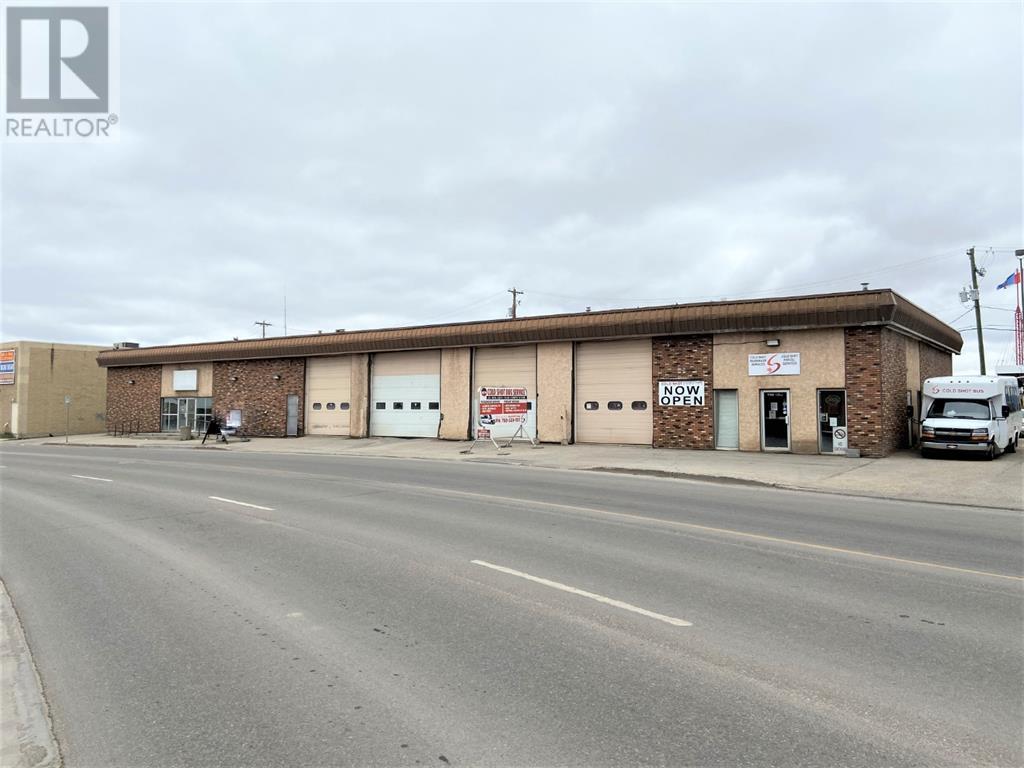 9910 121 Avenue Property Photo 1