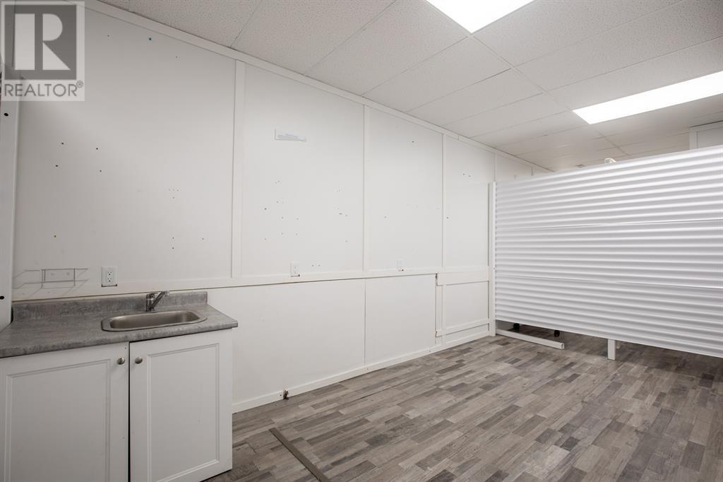 10024 100 Avenue Property Photo 6