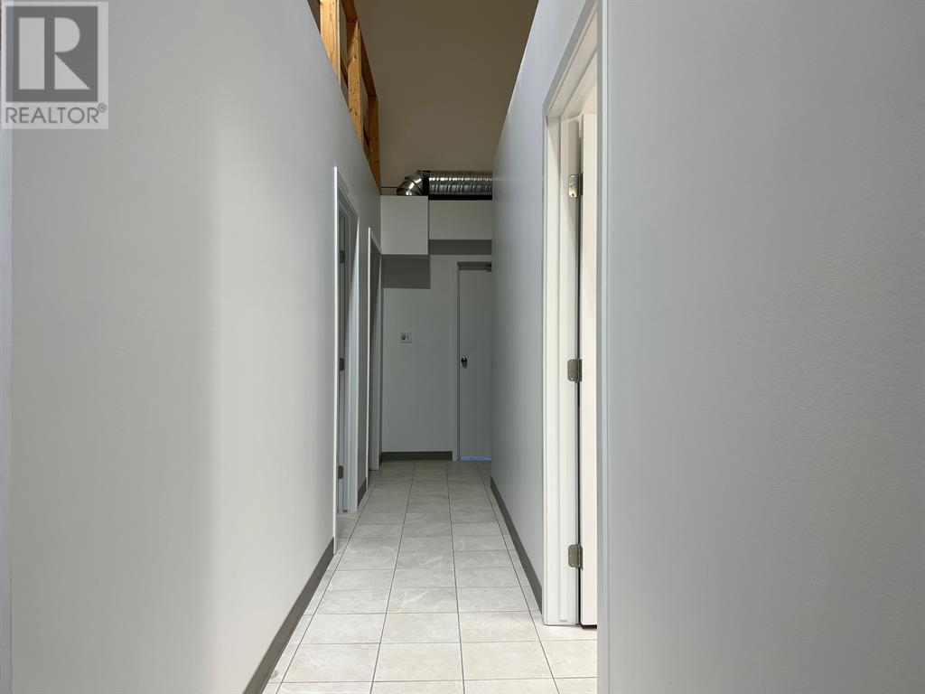 105, 10071 120 Avenue Property Photo 6