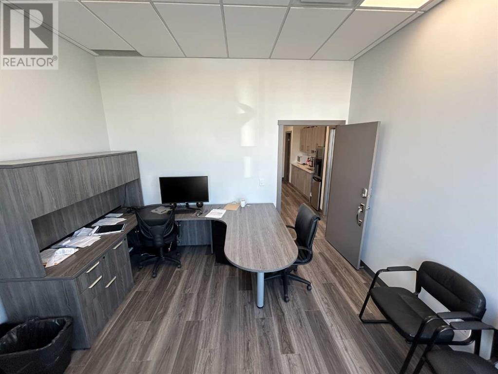 Unit 200, 2974 Main Street Se Property Photo 6