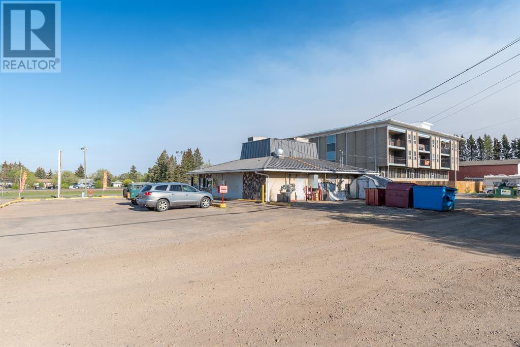 3314 50 Avenue Property Photo 5