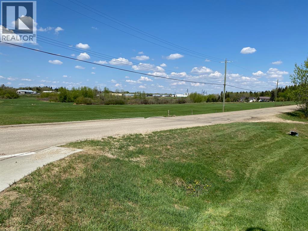 5005 46 Street Property Photo 9