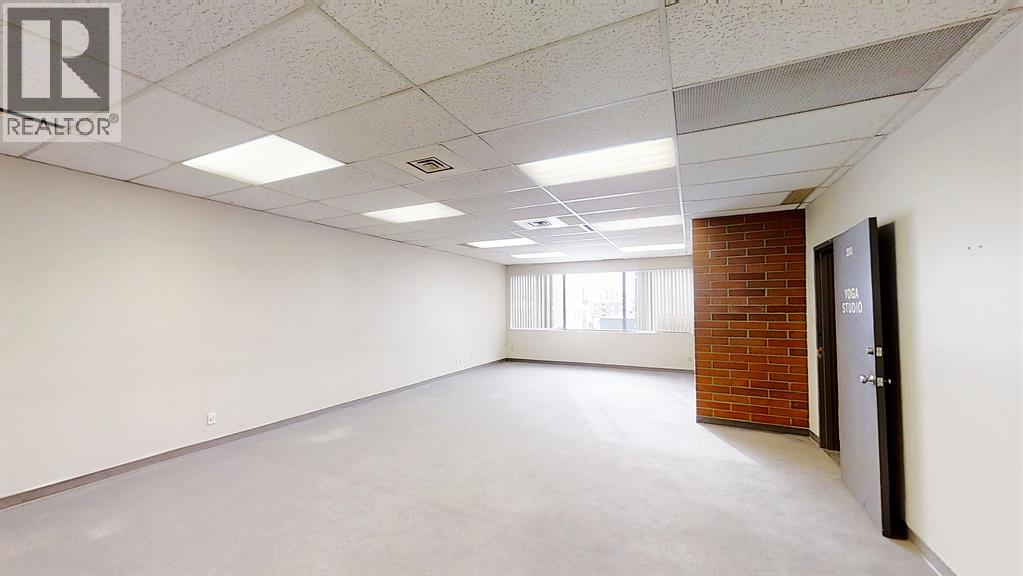 9914 109 Avenue Property Photo 5