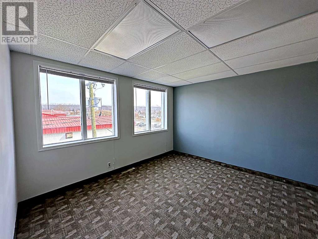 200, 9908 Franklin Avenue Property Photo 1