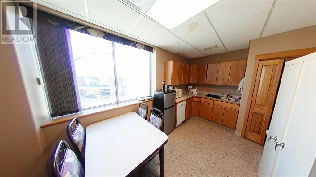 209, 4815 50 Avenue Property Photo 6