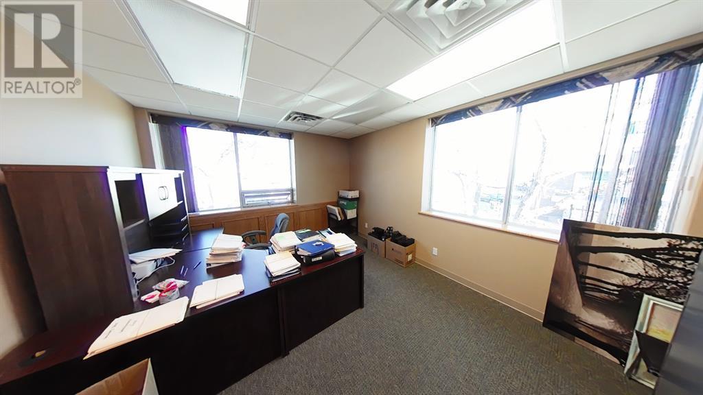 209, 4815 50 Avenue Property Photo 9