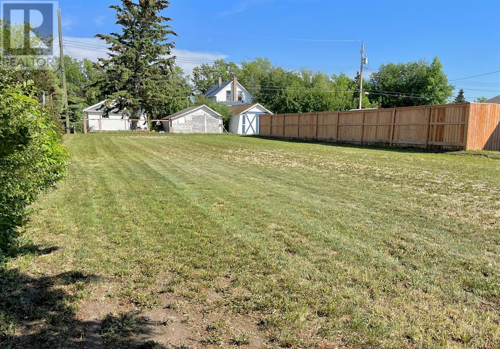5029 54 Street Property Photo 1