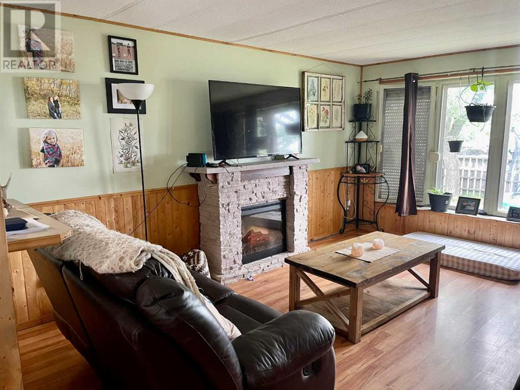 108 5 Street Property Photo 9