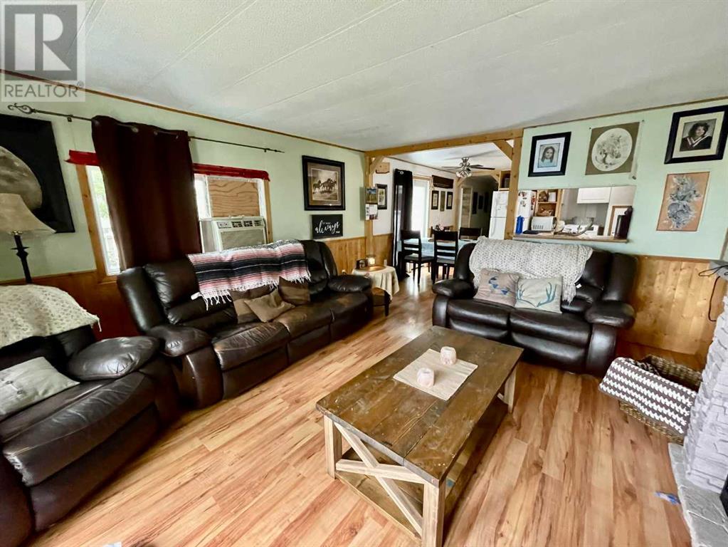 108 5 Street Property Photo 11