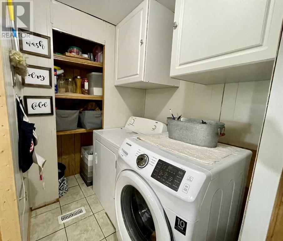 108 5 Street Property Photo 17
