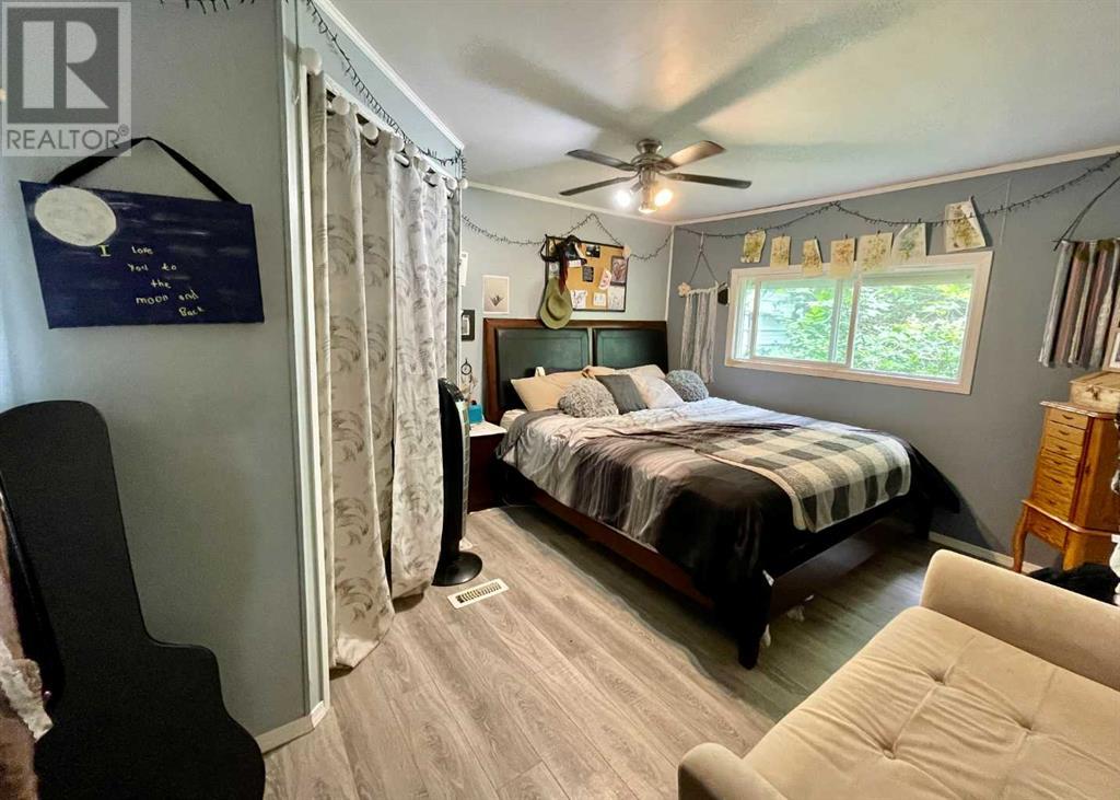 108 5 Street Property Photo 19