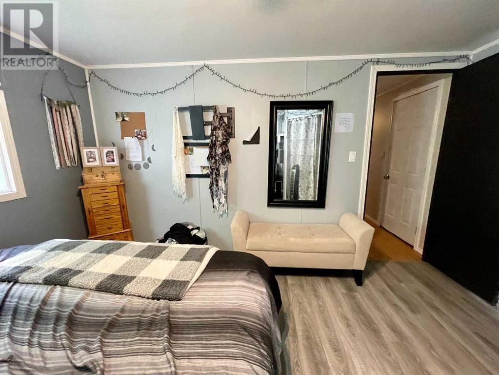 108 5 Street Property Photo 21