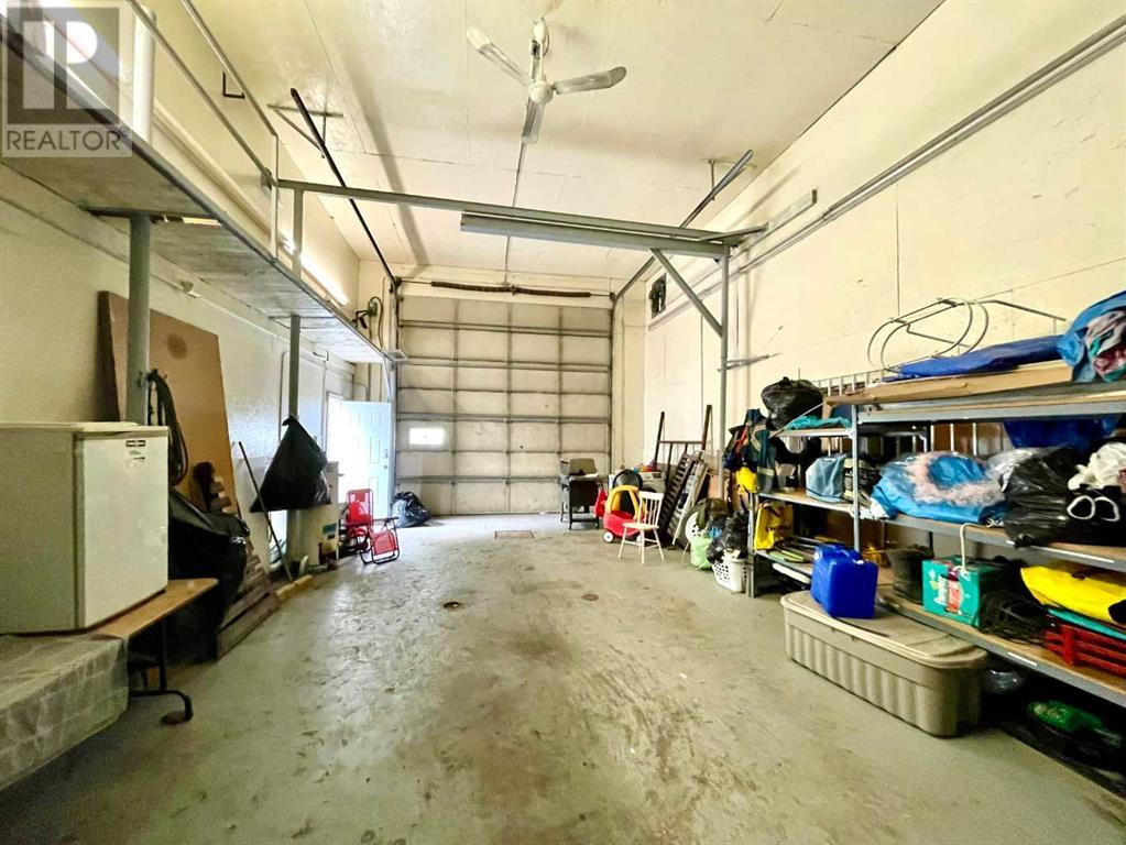 108 5 Street Property Photo 32
