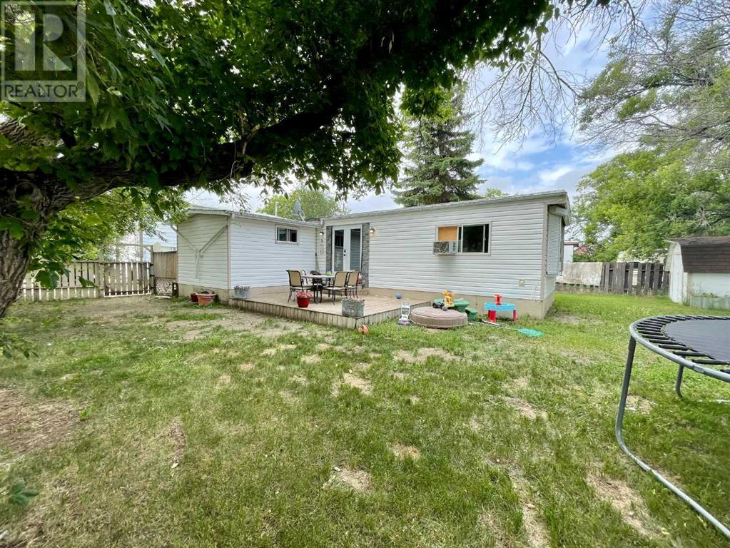 108 5 Street Property Photo 34