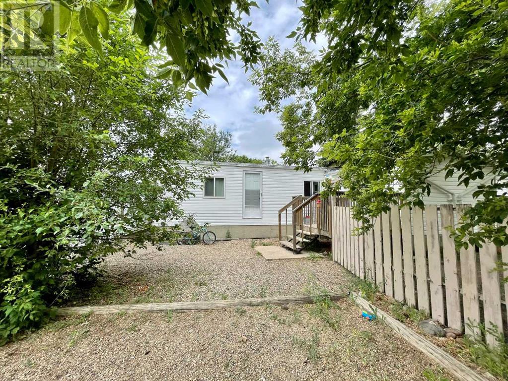 108 5 Street Property Photo 36
