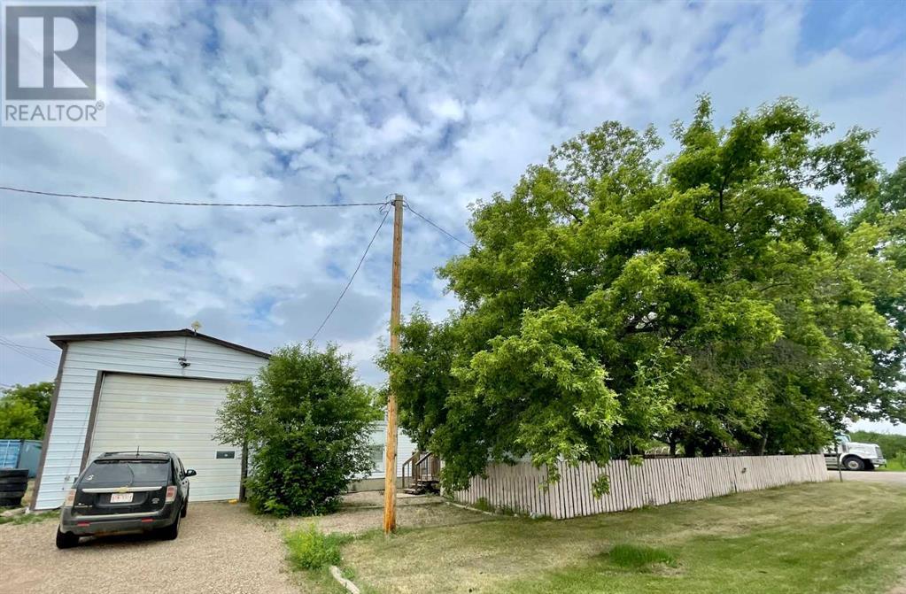 108 5 Street Property Photo 37