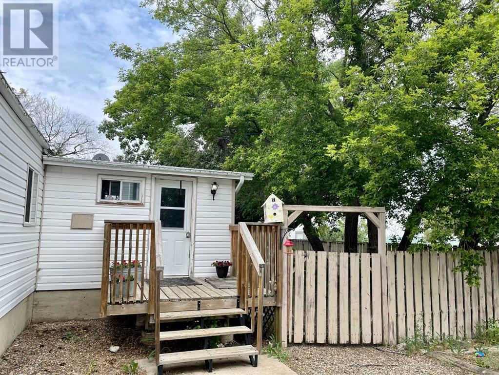 108 5 Street Property Photo 38