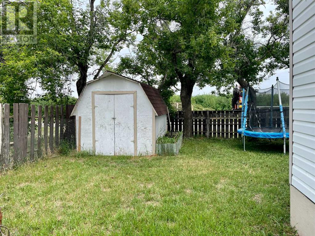 108 5 Street Property Photo 40