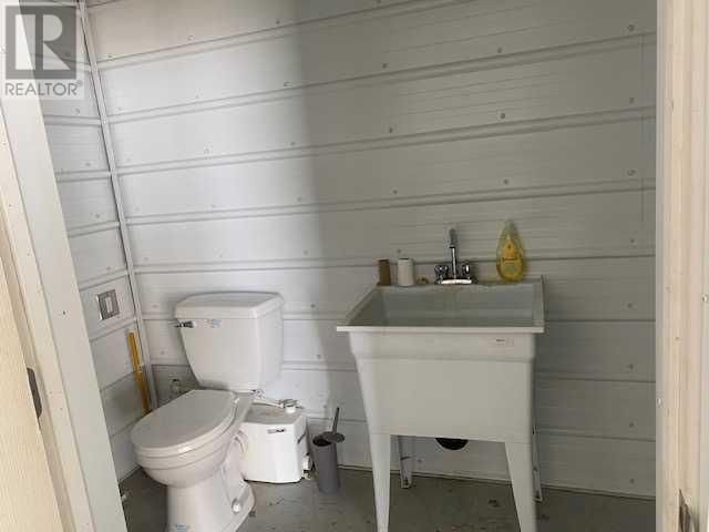 1909, 1911 19 Avenue Property Photo 32