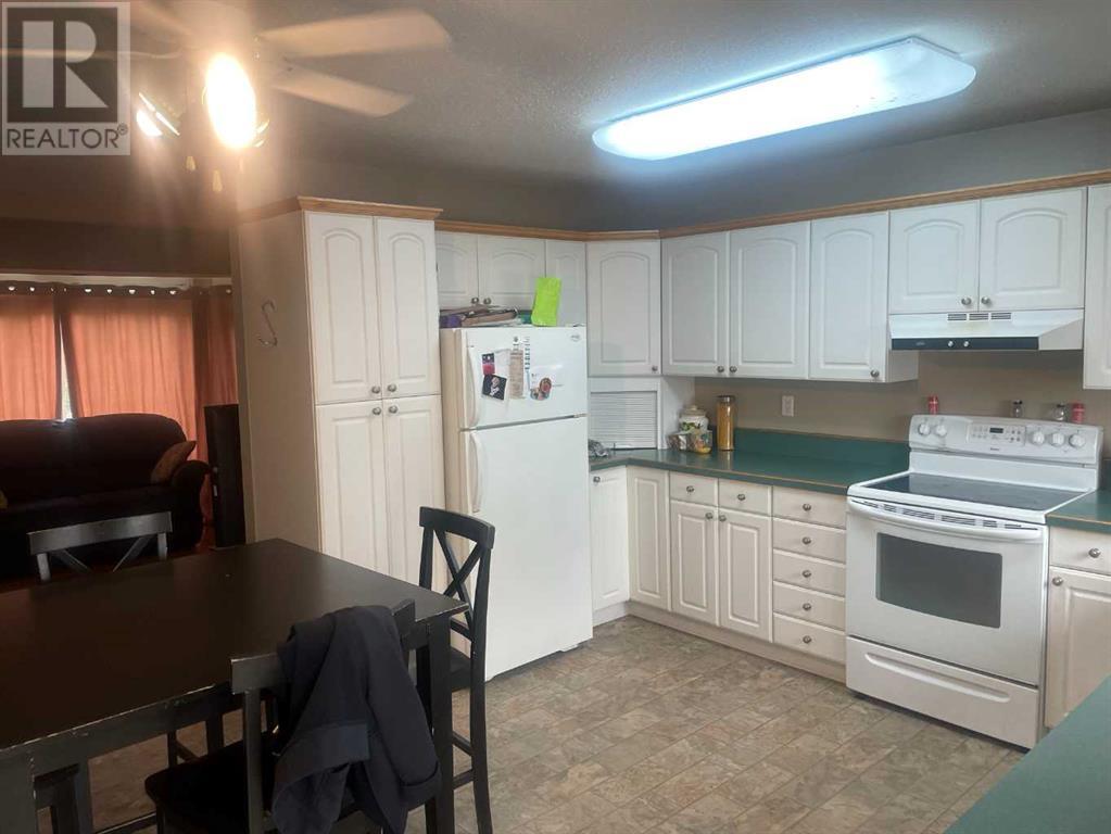 121 2 Avenue Property Photo 4