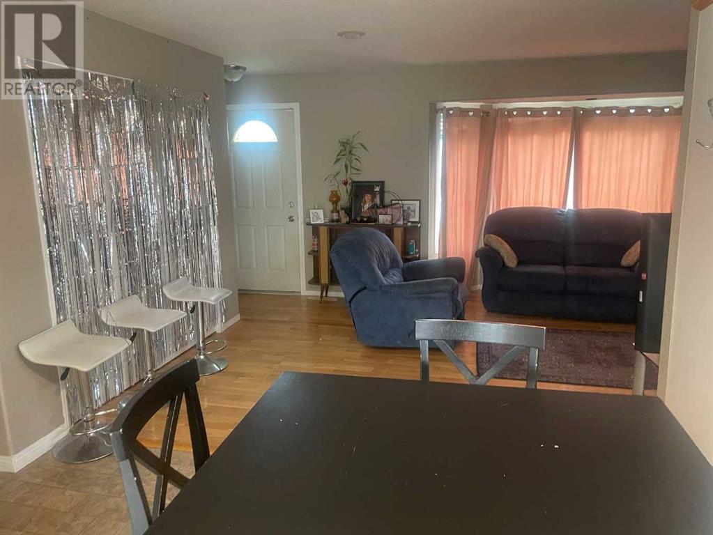 121 2 Avenue Property Photo 6