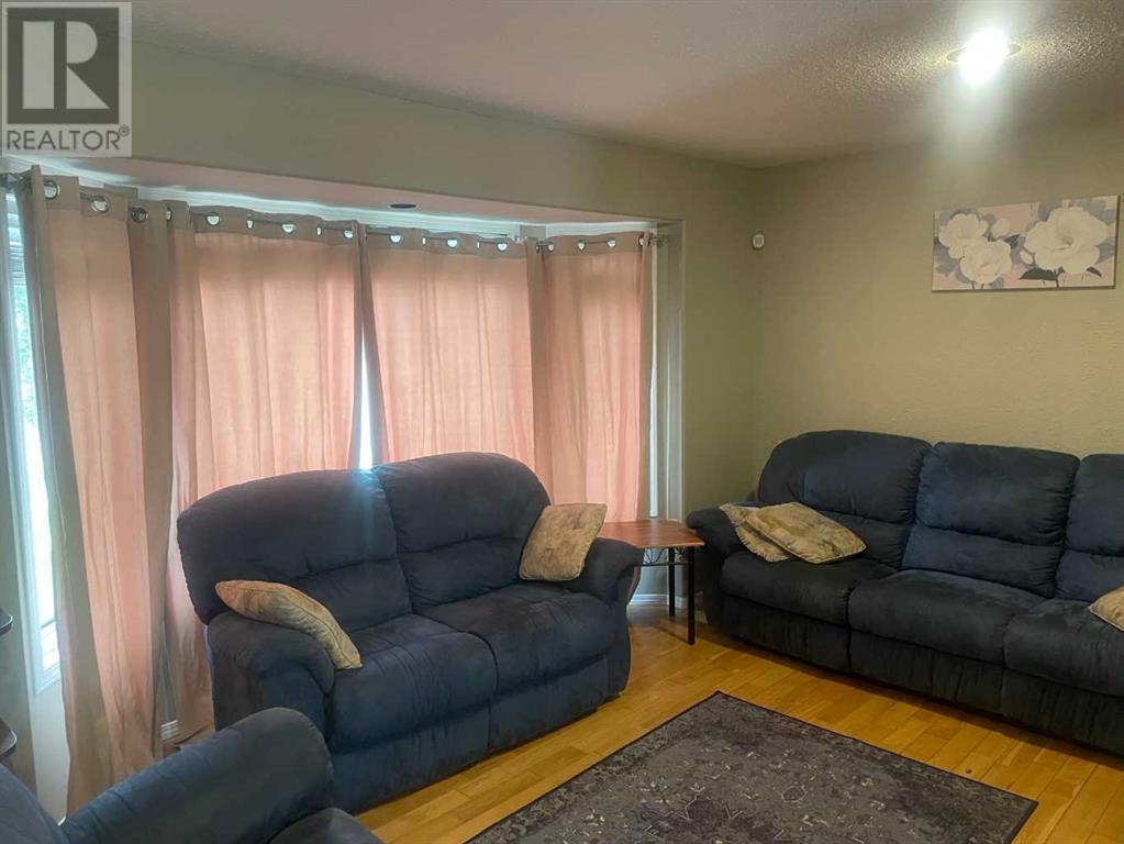 121 2 Avenue Property Photo 8