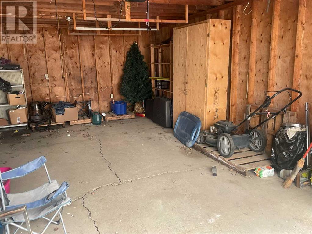 121 2 Avenue Property Photo 28