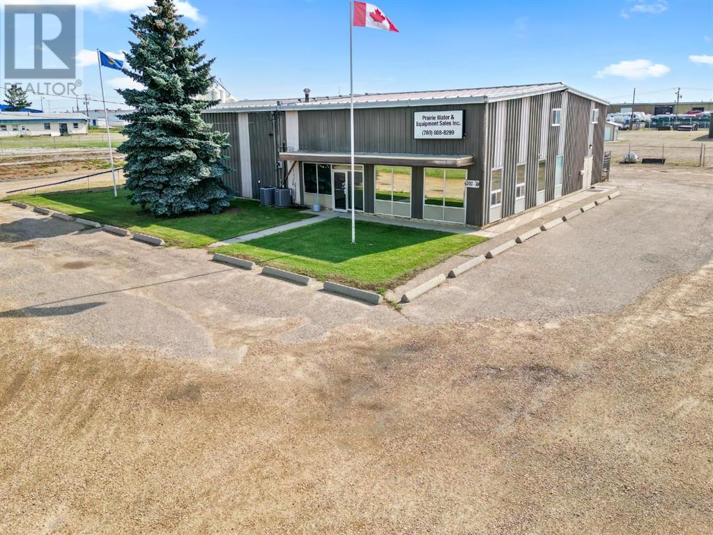 4707 39 Street Property Photo 1