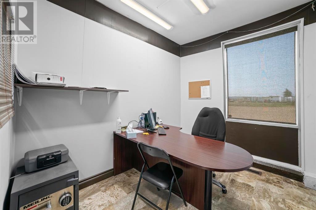 4707 39 Street Property Photo 13