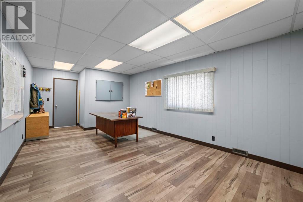 4707 39 Street Property Photo 15