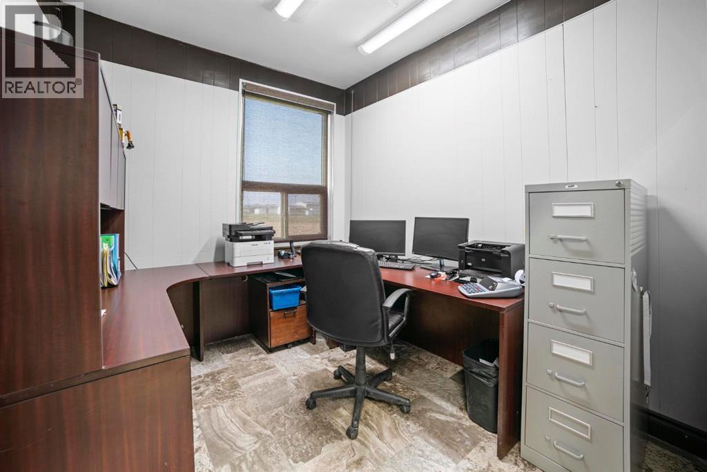4707 39 Street Property Photo 18