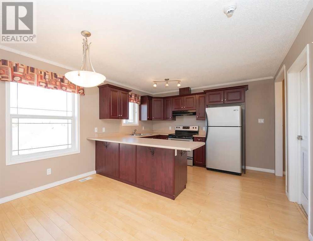 101, 2814 48 Avenue Property Photo 4