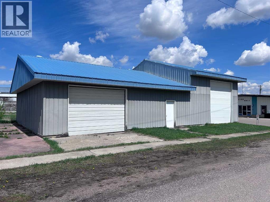 4904 51 Street Property Photo 1