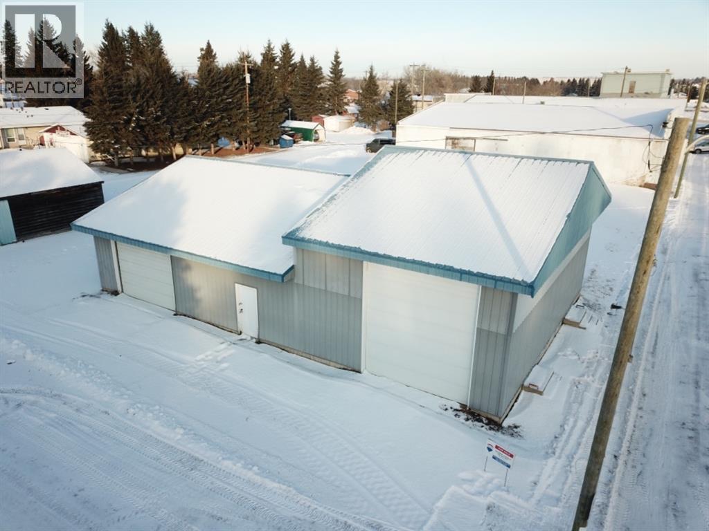 4904 51 Street Property Photo 5