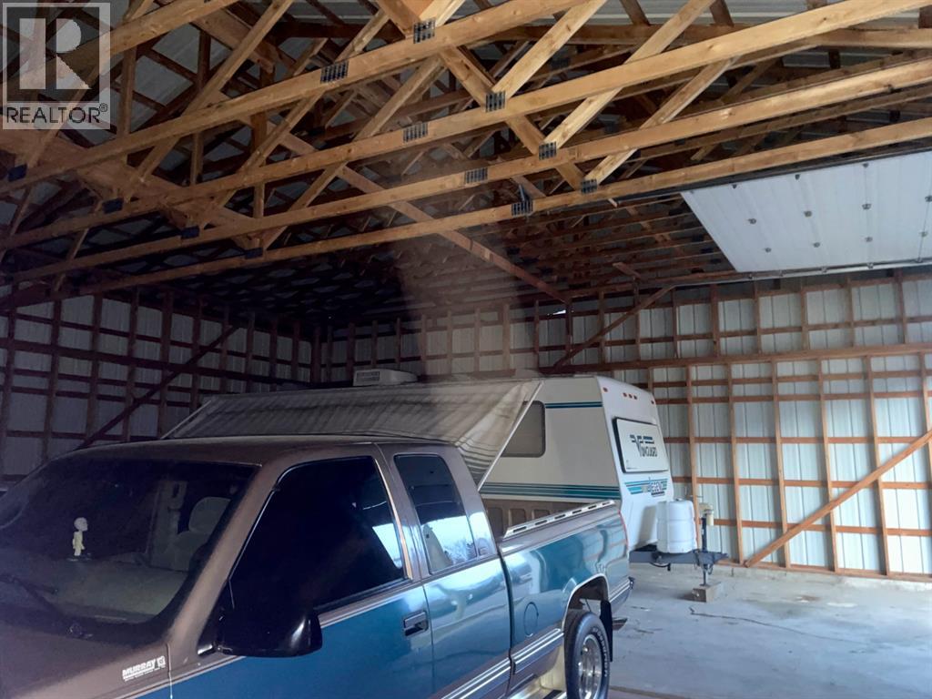 4904 51 Street Property Photo 11