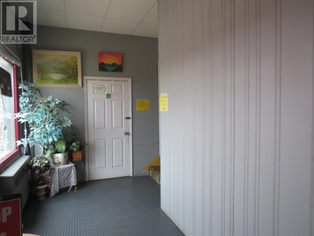 5007 49 Street Property Photo 26