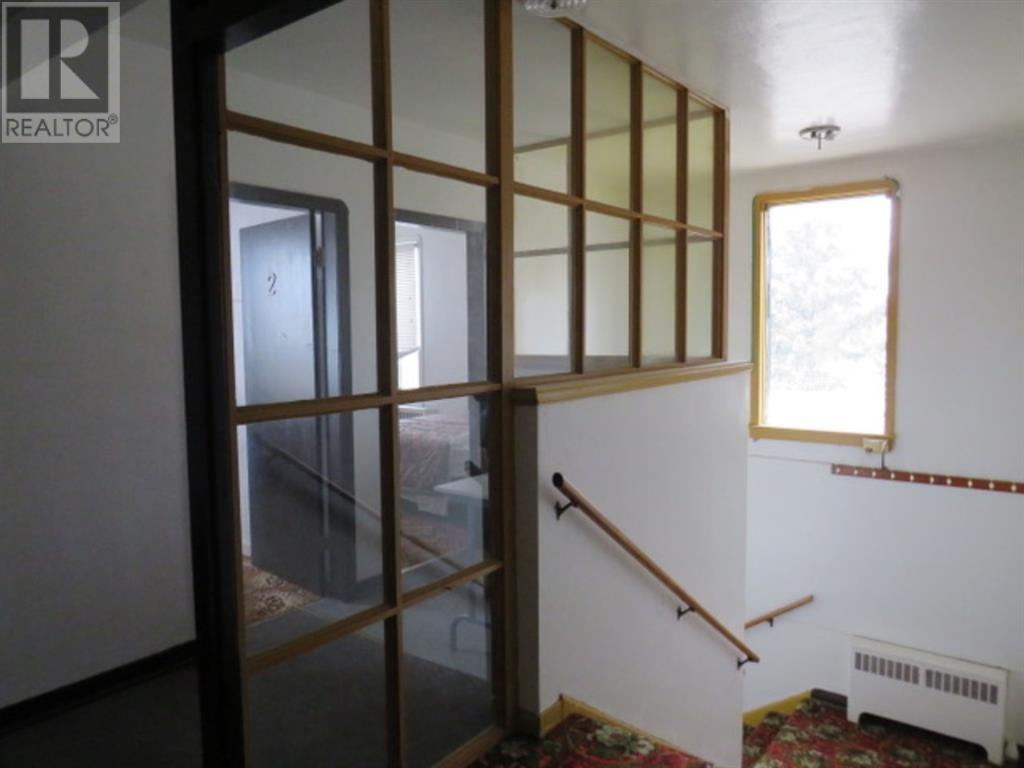 5007 49 Street Property Photo 28